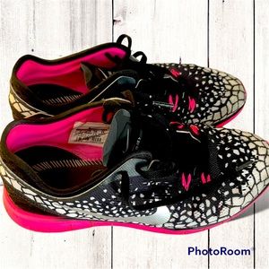 Nike Women’s Free TR Fit 5 Black/Pink Athletic Shoes (704695-012) Sz 7 Us 4.5 Uk